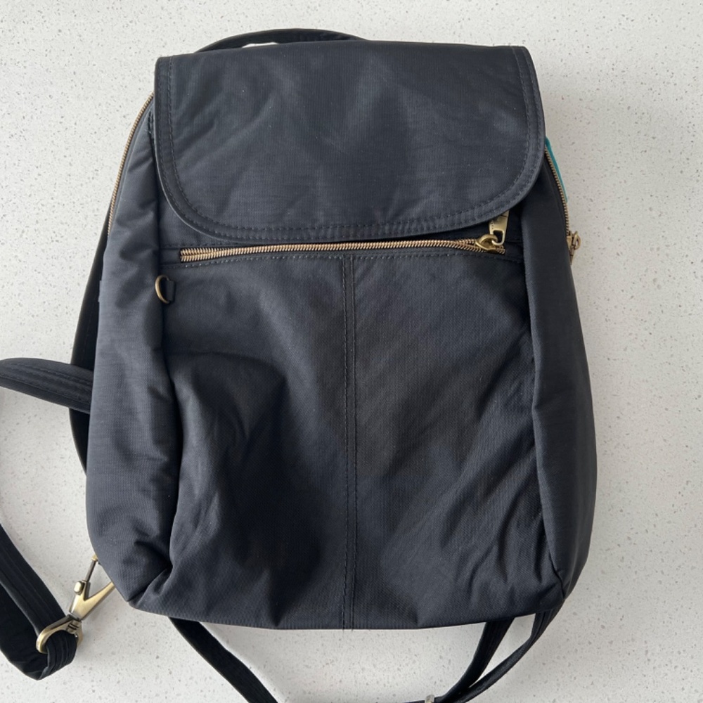 Travelon Anti-Theft Signature Slim Backpack-NWOT